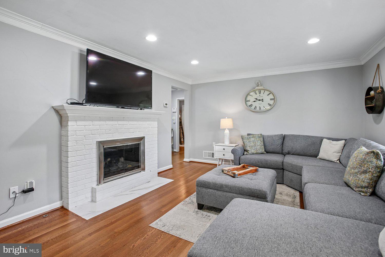 3409 Sharon Chapel Road Alexandria, VA 22310 - Photo 23 of 70 Living Room