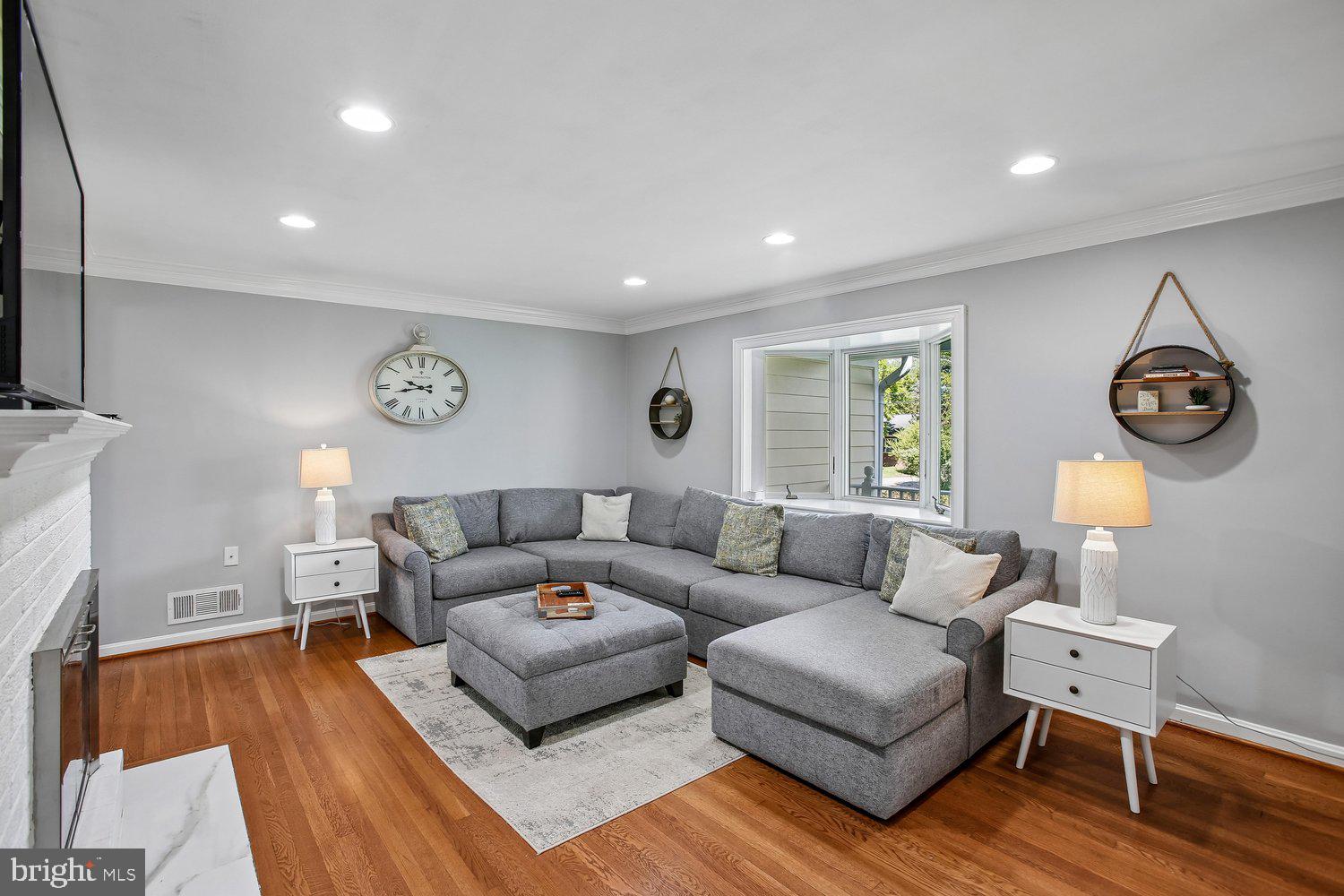 3409 Sharon Chapel Road Alexandria, VA 22310 - Photo 24 of 70 Living Room