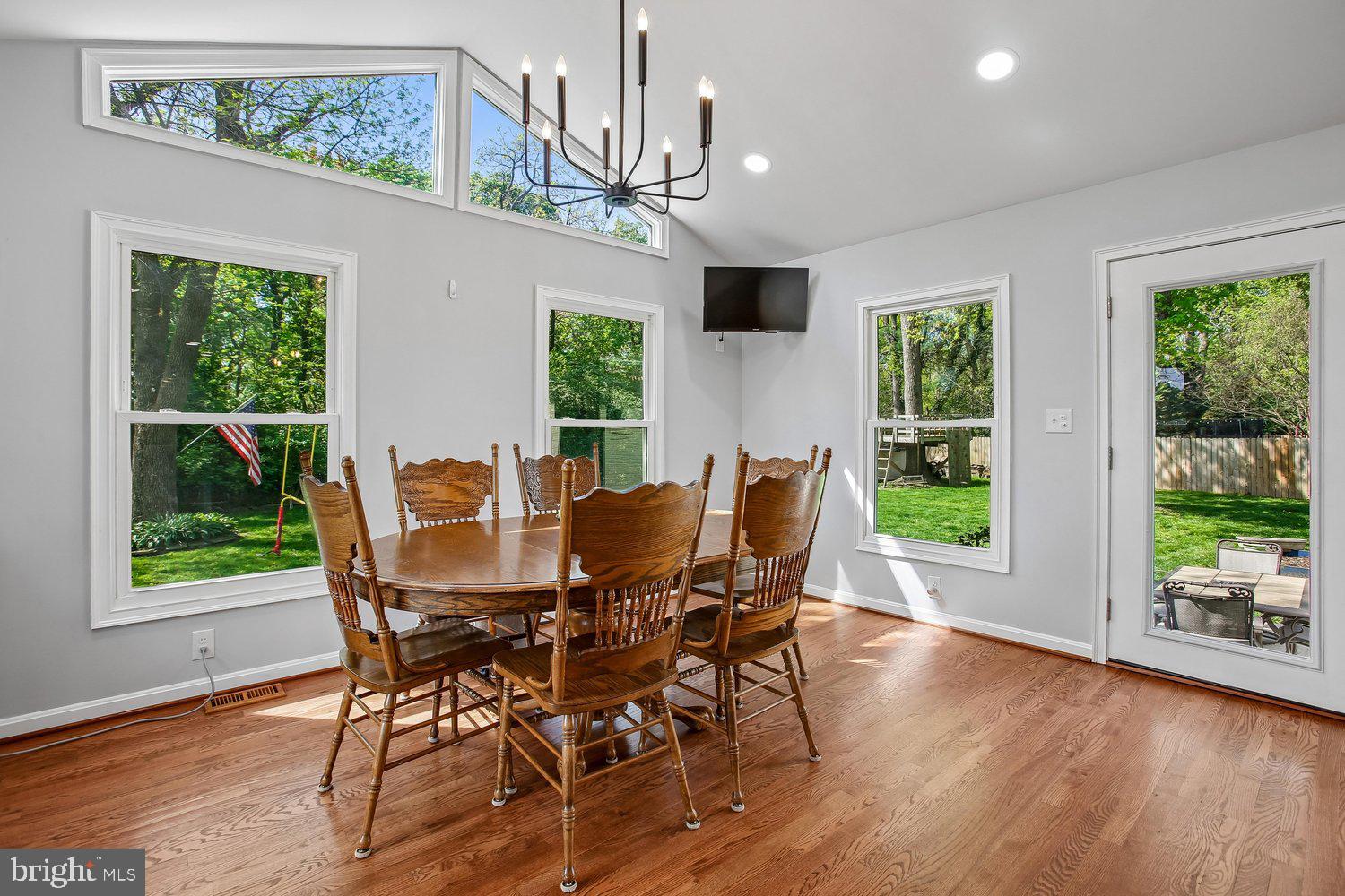 3409 Sharon Chapel Road Alexandria, VA 22310 - Photo 27 of 70 Dining Area