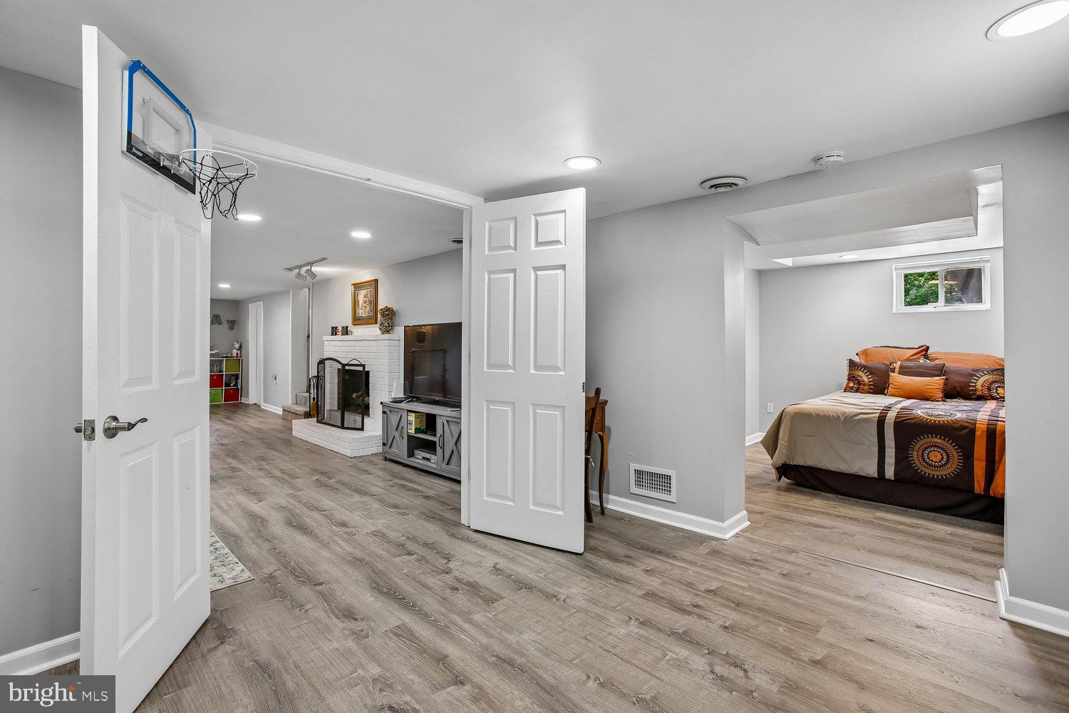 3409 Sharon Chapel Road Alexandria, VA 22310 - Photo 52 of 70 Hall