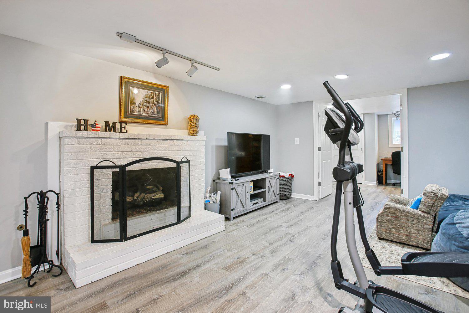 3409 Sharon Chapel Road Alexandria, VA 22310 - Photo 64 of 70 Fireplace