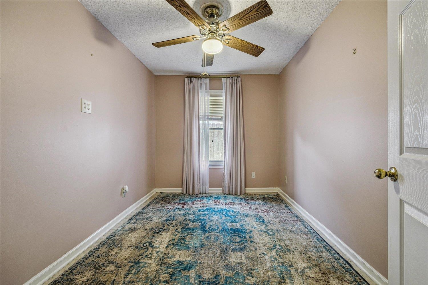 3301 Sycamore View Road Bartlett, TN 38134 - Photo 15 of 24 Great Office or Hobby Room Off of Greatroom and Back Entrance.