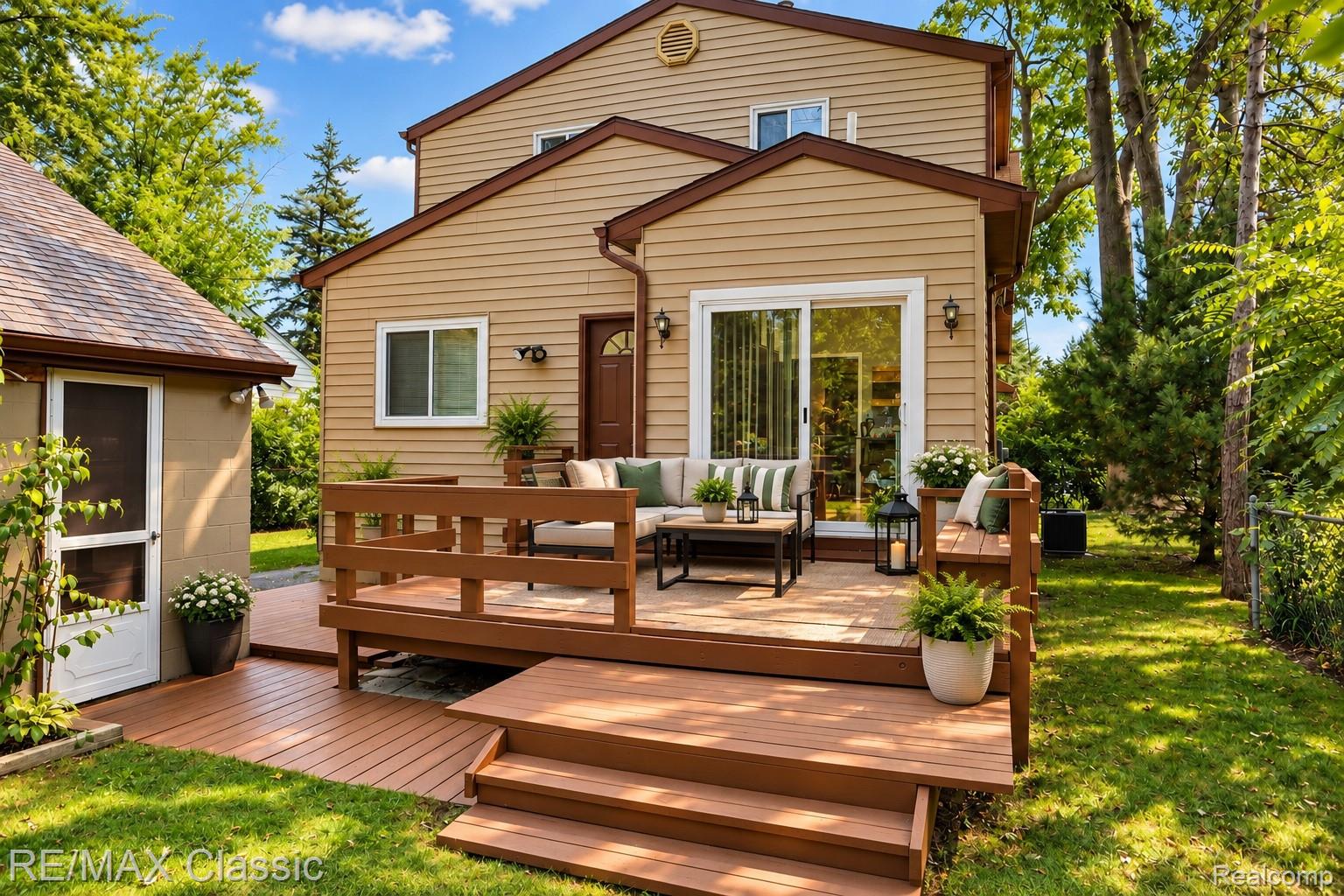 320 South Rochester Road Clawson, MI 48017 - Photo 39 of 44 AI staged deck