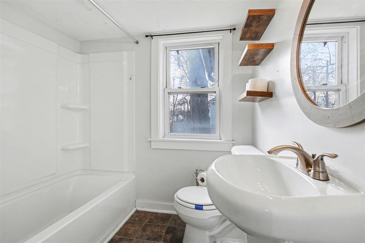 308 South Center Street Stockbridge, MI 49285 - Photo 11 of 22