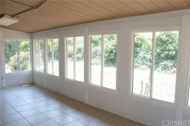 18500 Celtic Street Northridge, CA 91326 - Photo 15 of 33