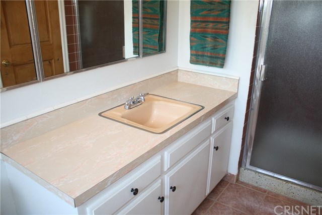 18500 Celtic Street Northridge, CA 91326 - Photo 22 of 33