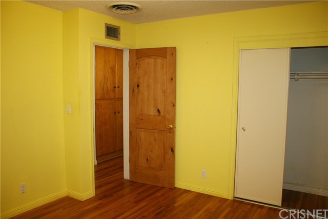 18500 Celtic Street Northridge, CA 91326 - Photo 23 of 33