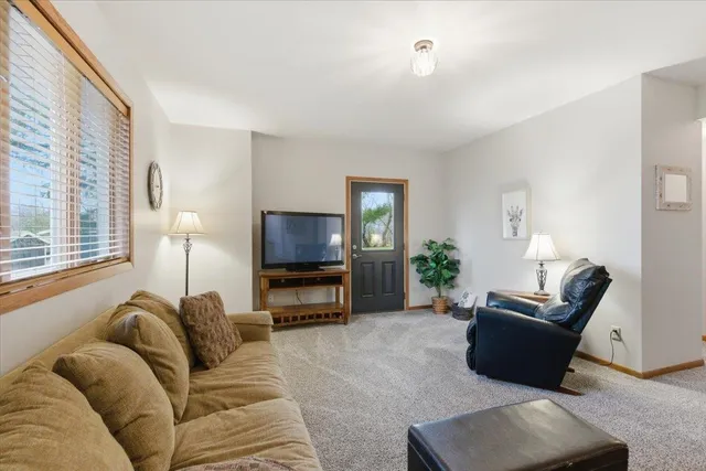 $599,900 | 8328 North Cemetery Road, Evansville, WI 53536