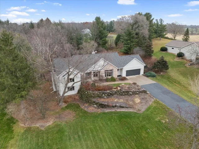 $599,900 | 8328 North Cemetery Road, Evansville, WI 53536