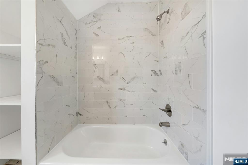 425 Hancock Place Fairview, NJ 07022 - Photo 25 of 31