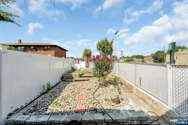 $3,300 | 425 Hancock Place, Fairview, NJ 07022