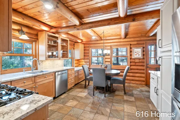 $425,000 | 8915 Jewell Avenue Northeast, Comstock Park, MI 49321
