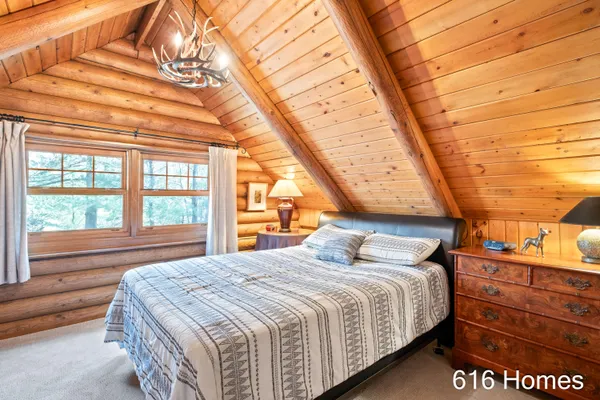 $425,000 | 8915 Jewell Avenue Northeast, Comstock Park, MI 49321