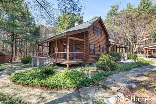 $425,000 | 8915 Jewell Avenue Northeast, Comstock Park, MI 49321