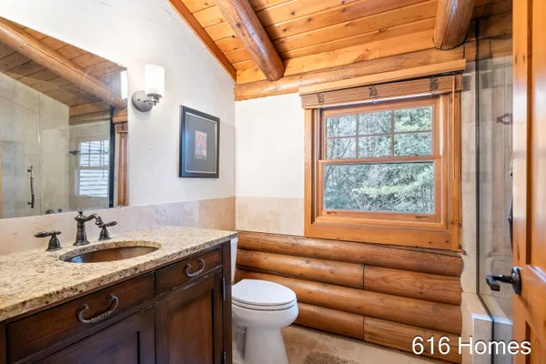 $425,000 | 8915 Jewell Avenue Northeast, Comstock Park, MI 49321
