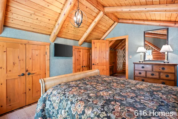 $425,000 | 8915 Jewell Avenue Northeast, Comstock Park, MI 49321