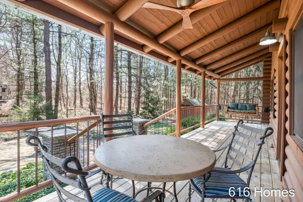 $425,000 | 8915 Jewell Avenue Northeast, Comstock Park, MI 49321