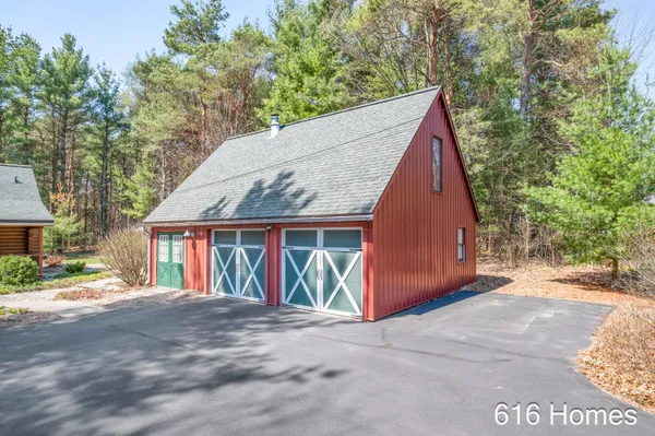 $425,000 | 8915 Jewell Avenue Northeast, Comstock Park, MI 49321