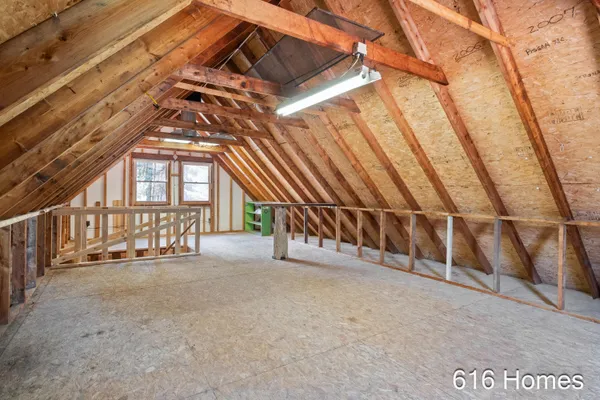 $425,000 | 8915 Jewell Avenue Northeast, Comstock Park, MI 49321