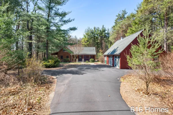 $425,000 | 8915 Jewell Avenue Northeast, Comstock Park, MI 49321