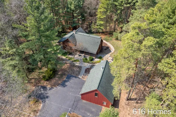 $425,000 | 8915 Jewell Avenue Northeast, Comstock Park, MI 49321
