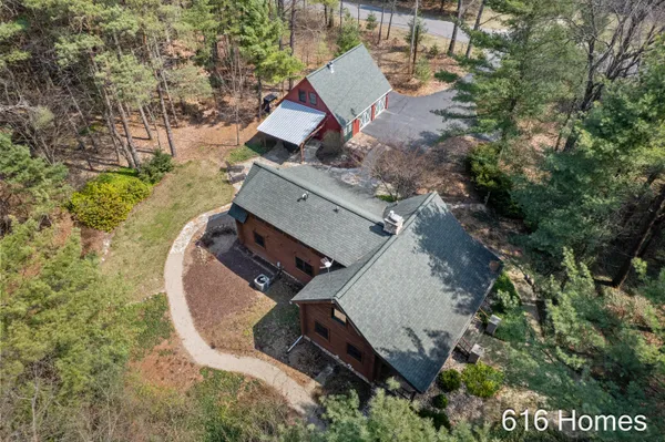 $425,000 | 8915 Jewell Avenue Northeast, Comstock Park, MI 49321