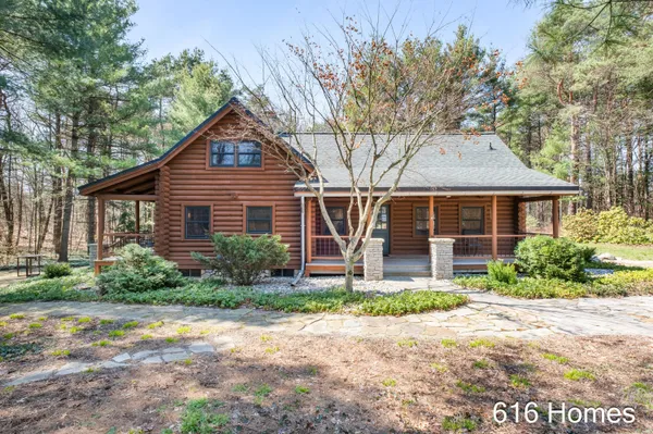 $425,000 | 8915 Jewell Avenue Northeast, Comstock Park, MI 49321