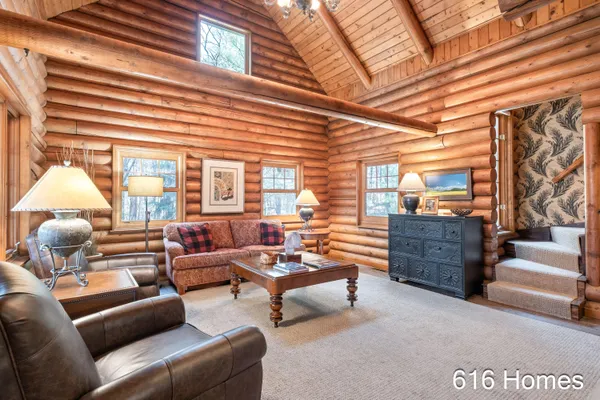 $425,000 | 8915 Jewell Avenue Northeast, Comstock Park, MI 49321