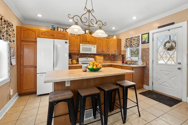 $215,000 | 140 West 1st Avenue, Plainwell, MI 49080