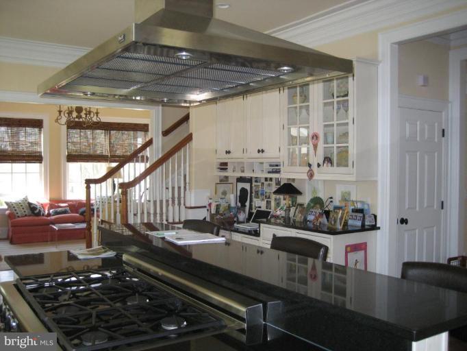 312 North Wind Road Towson, MD 21204 - Photo 14 of 27 Kitchen #2