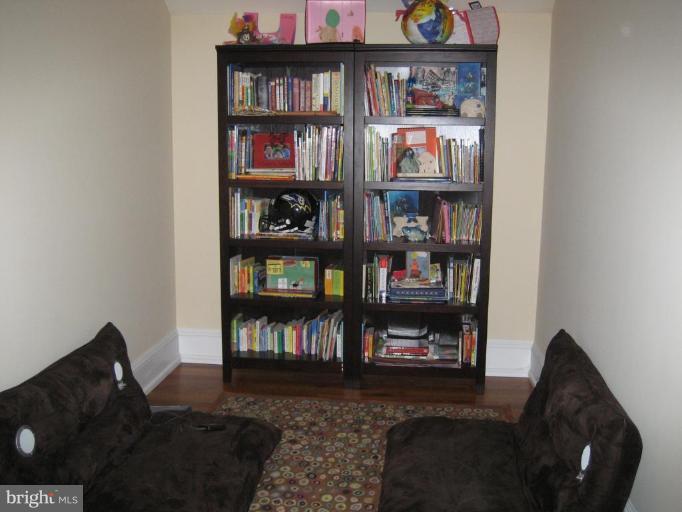 312 North Wind Road Towson, MD 21204 - Photo 15 of 27 Library