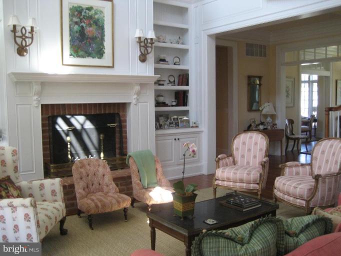 312 North Wind Road Towson, MD 21204 - Photo 19 of 27 Living Room #3