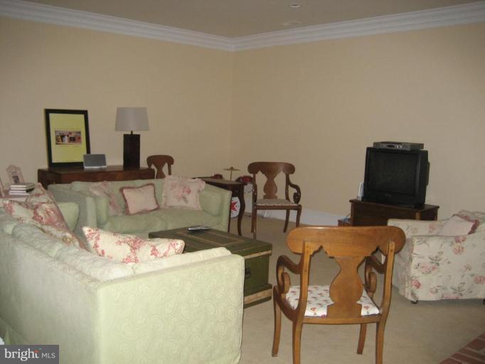 312 North Wind Road Towson, MD 21204 - Photo 9 of 27 Family Room