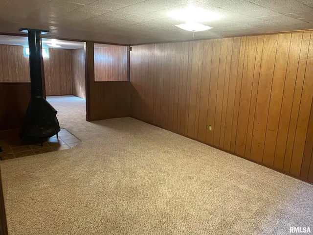 $2,100 | 4625 Candlelight Drive, Davenport, IA 52806