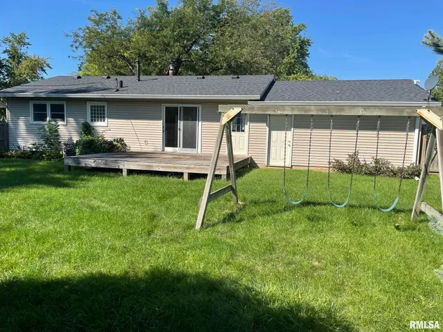 $2,100 | 4625 Candlelight Drive, Davenport, IA 52806