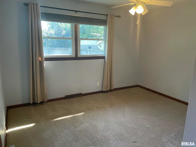 $2,100 | 4625 Candlelight Drive, Davenport, IA 52806