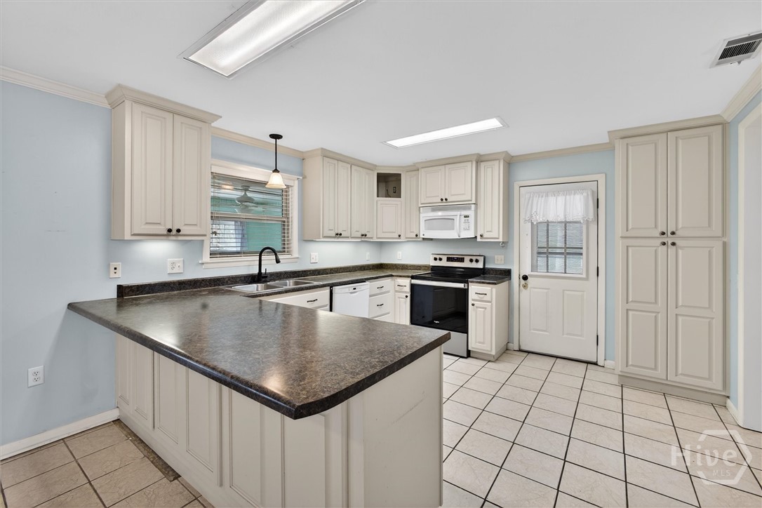 1005 Cedar Street Metter, GA 30439 - Photo 10 of 41