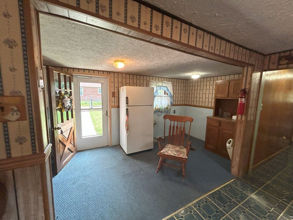 4352 Abbs Valley Road Bluefield, VA 24605 - Photo 7 of 17 Gallery Image 7