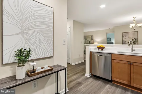 $399,800 | 2050 North Calvert Street, Unit 109, Arlington, VA 22201