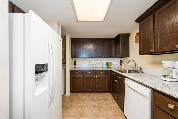 $2,000 | 4242 Gulfbreeze Boulevard, Unit 203, Corpus Christi, TX 78402