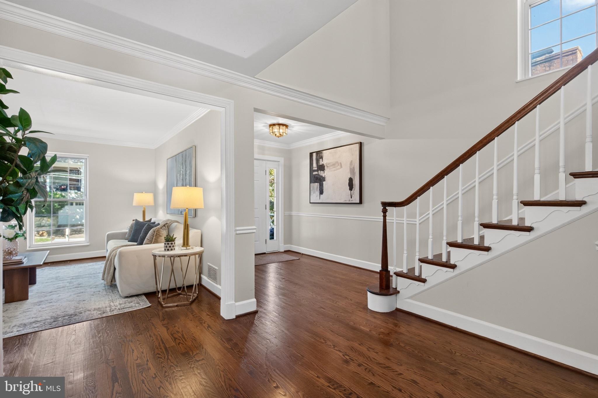 4524 25th Road North Arlington, VA 22207 - Photo 11 of 66 Main Level Hallway
