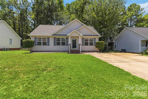$300,000 | 1134 Allison Bluff Trail, Rock Hill, SC 29732