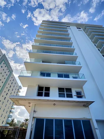 $2,800 | 9225 Collins Avenue, Unit 1109, Surfside, FL 33154