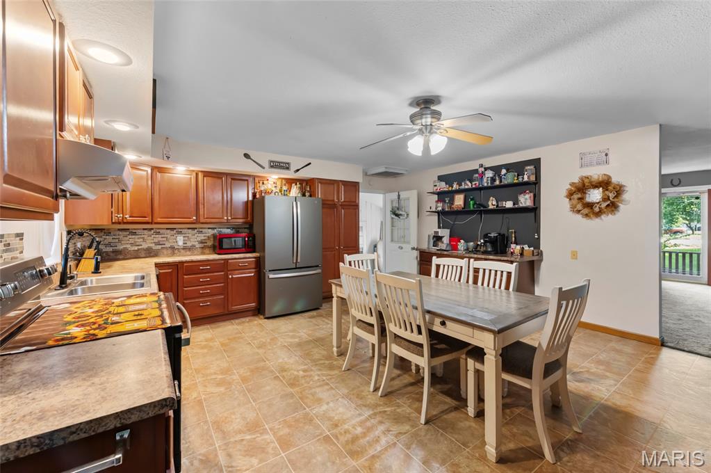 716 Springfield Road Gillespie, IL 62033 - Photo 9 of 33