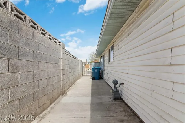 $1,850 | 7213 Lakeland Court, Las Vegas, NV 89145