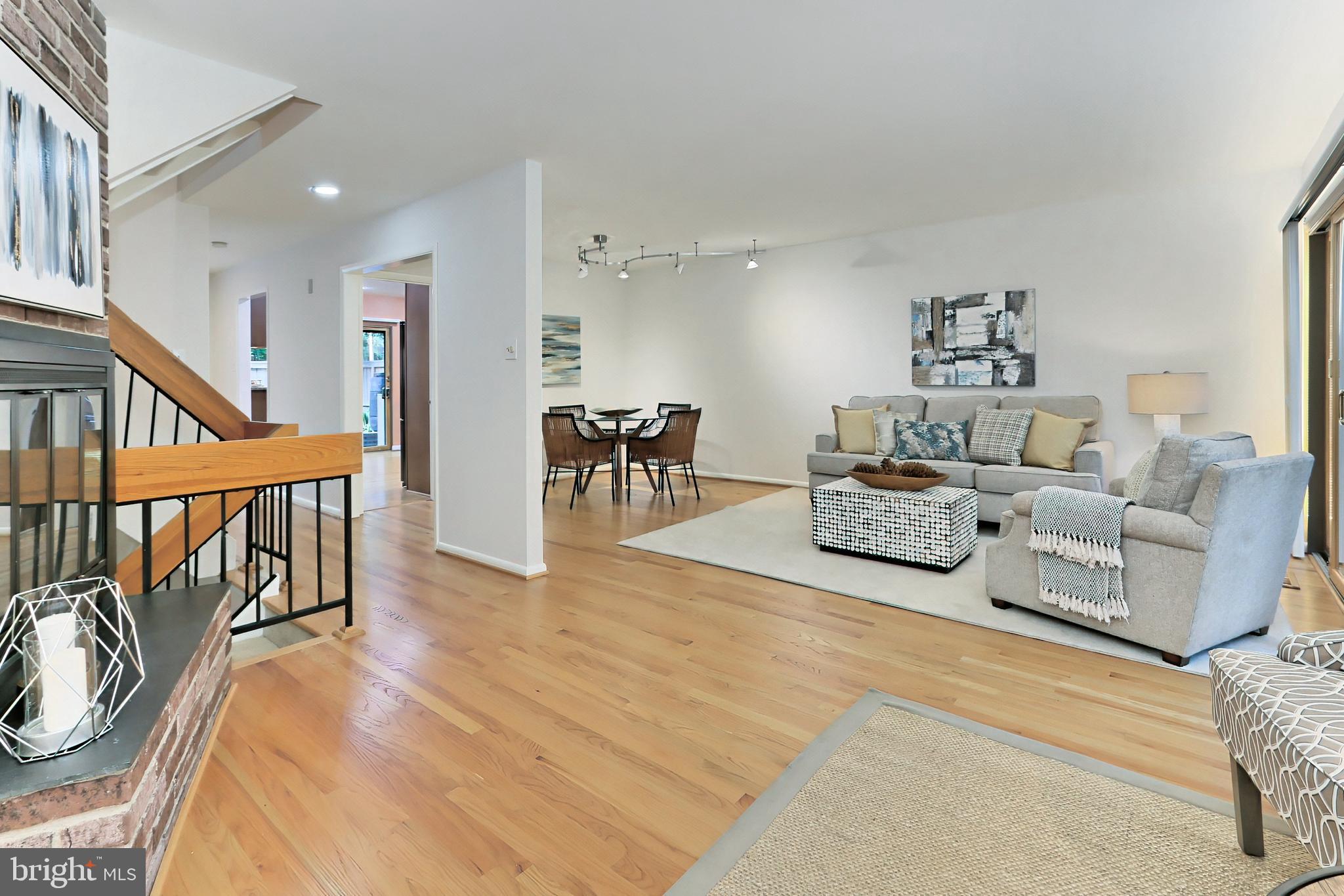11704 Newbridge Court Reston, VA 20191 - Photo 16 of 64 Main level with ample space to fit your lifestyle
