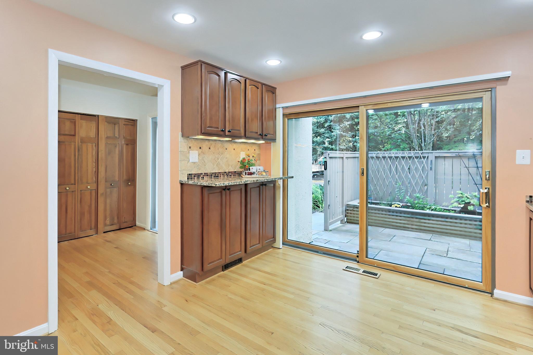 11704 Newbridge Court Reston, VA 20191 - Photo 8 of 64 Breakfast bar w/additional counter & cabinet space