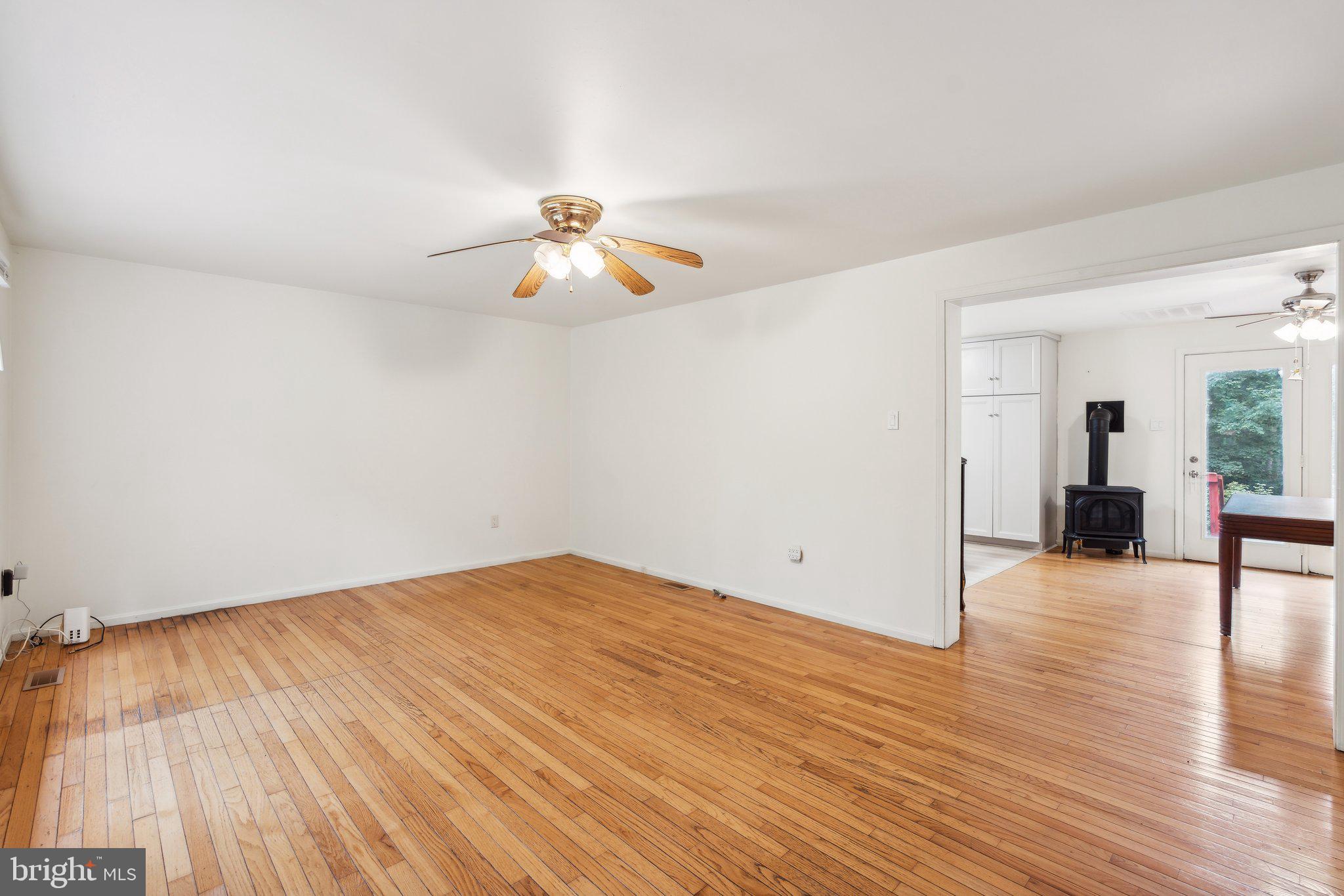 17411 North Merrimac Road Culpeper, VA 22701 - Photo 5 of 29 View from front entry looking into family room