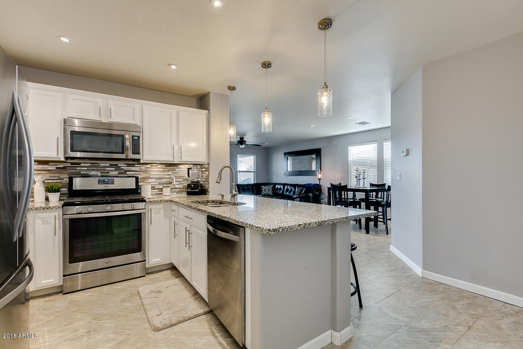 17634 West Red Bird Road Surprise, AZ 85387 - Photo 11 of 44 Kitchen