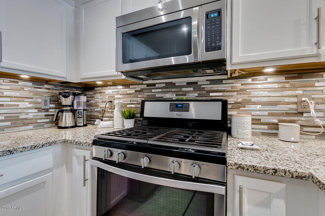 17634 West Red Bird Road Surprise, AZ 85387 - Photo 12 of 44 Beautiful Backsplash